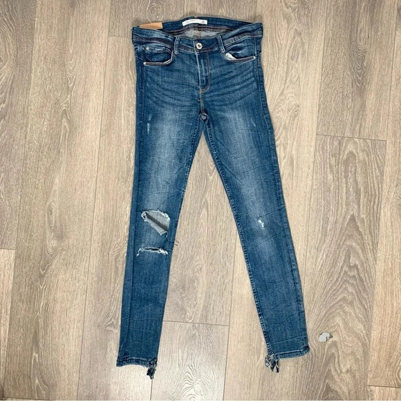 Zara Women’s Skinny Jeans Distressed Ripped Knees Dark Wash Denim high rise - Picture 1 of 13